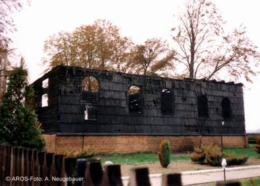 16 sierpnia 1995 roku spłonął drewniany kościół pw. świętego...