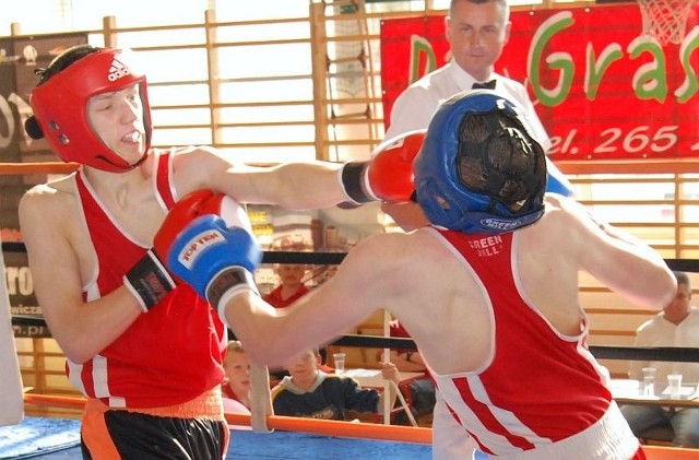 Damian Falecki- brązowy medalista mistrzostw Polski juniorów- stoczył na ringu w Rzeszowie dwie zwycięskie walki.