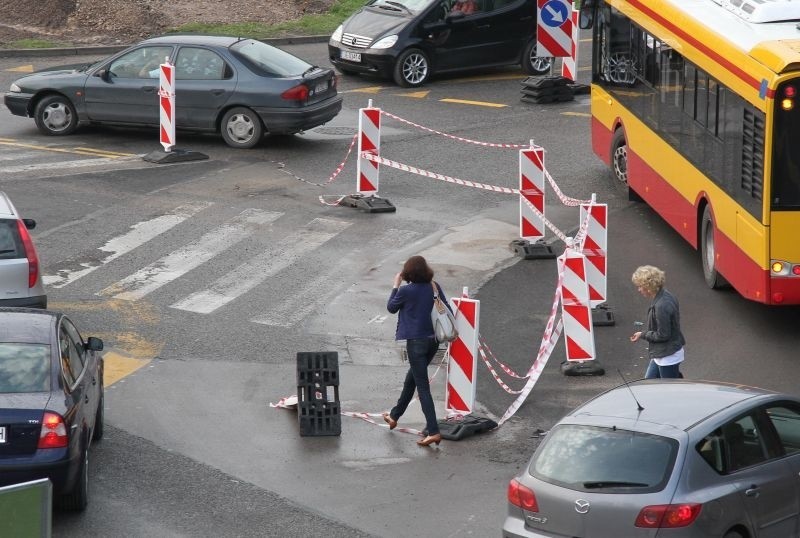 Przejścia dla pieszych są przeniesione, ale niektórzy...