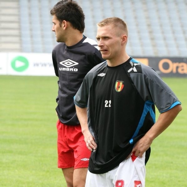 Krzysztof Trela (z prawej, obok Maciej Szajna z Kolportera), piłkarz Stali Stalowa Wola, trenuje obecnie w Kielcach.
