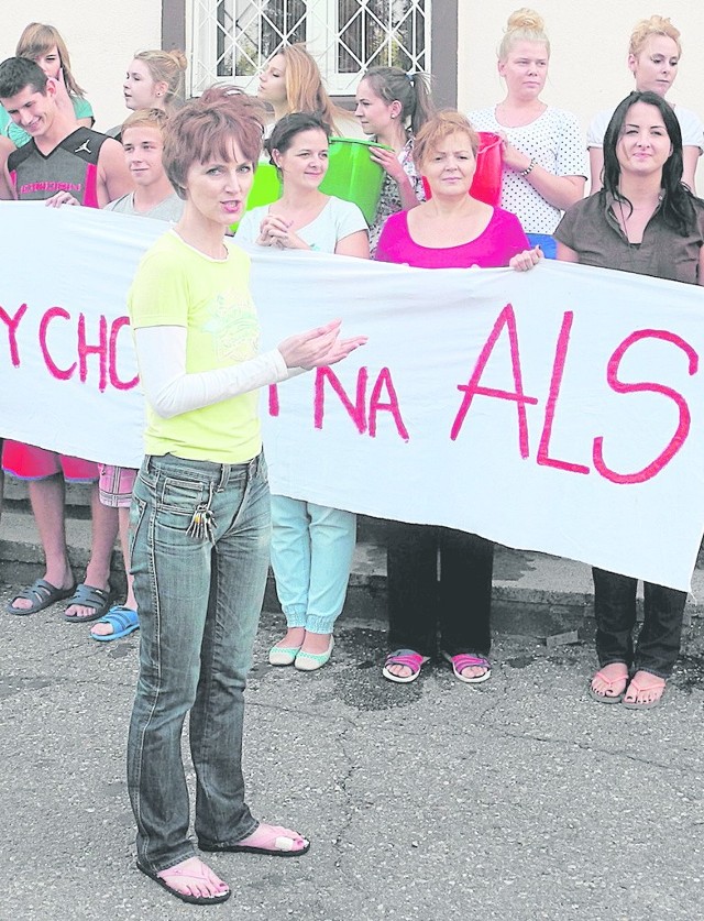 Dyrektorka bursy Grażyna Liszka miała rzekomo o jednej z wychowanek, uprowadzonej przez chłopaka, powiedzieć "mała kur..ka", a wychowanków nazywać "okur...cami".