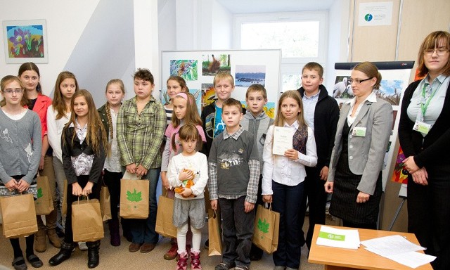 Laureaci konkursu "Przyroda wokół mnie" organizowanego przez Regionalną Dyrekcję Ochrony Środowiska w Białymstoku dostali rowery, aparaty fotograficzne oraz odtwarzacze mp3. Uczniowie podlaskich szkół namalowali lub sfotografowali otaczającą ich przyrodę.