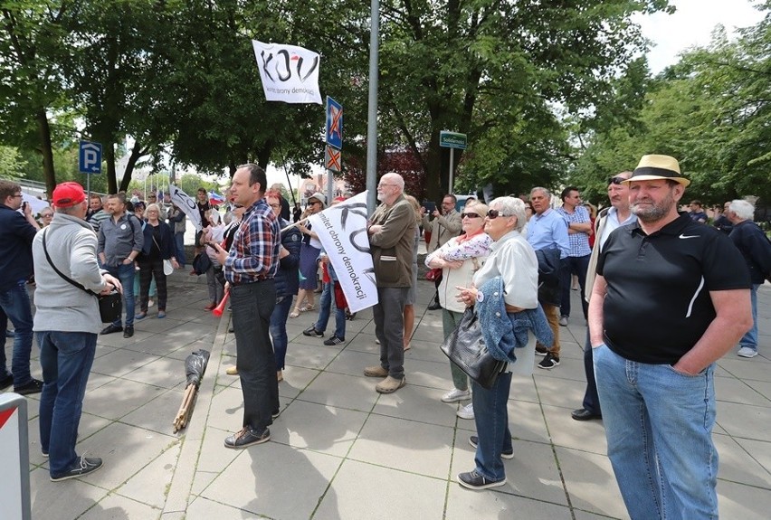 KOD. Protest przeciwko premier Beacie Szydło [zdjęcia, wideo]