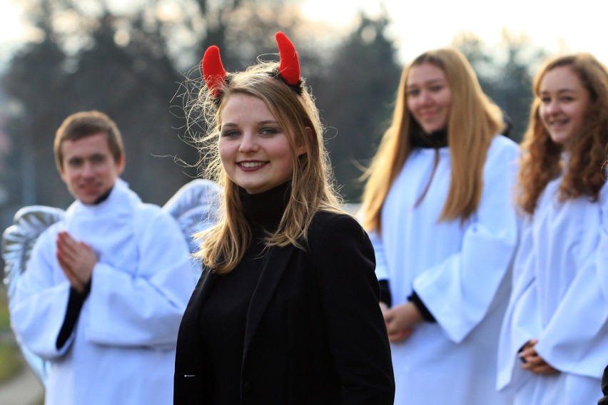 Orszak Trzech Króli w Świdniku. Tłumy przeszły w barwnym pochodzie (ZDJĘCIA)