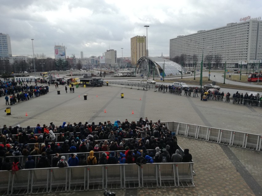 IEM 2017 Katowice: tlumy fanów, ruch pod Spodkiem bez...