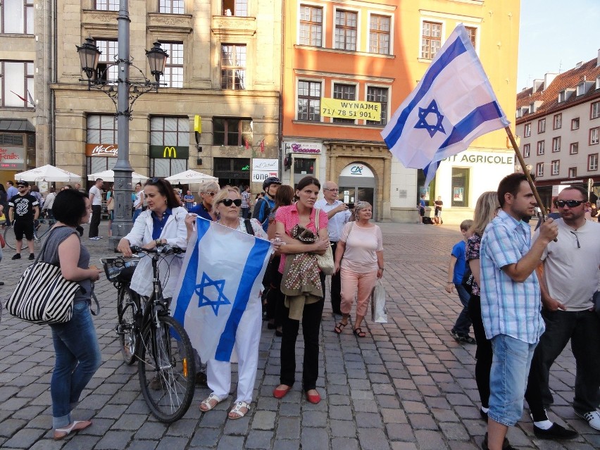 Palestyńczycy i Izraelczycy we Wrocławiu. Dwie manifestacje w Rynku (FILMY, ZDJĘCIA)