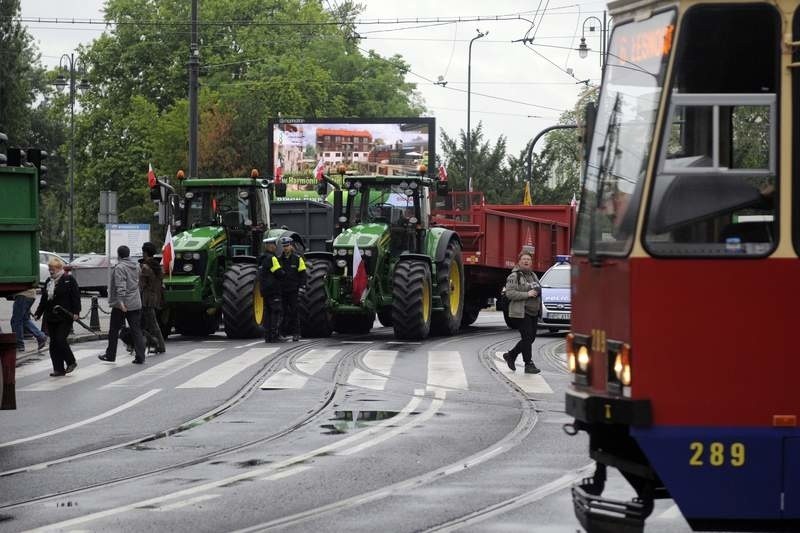 - Dość okłamywania narodu polskiego! Rolnicy protestują w Bydgoszczy [zdjęcia]