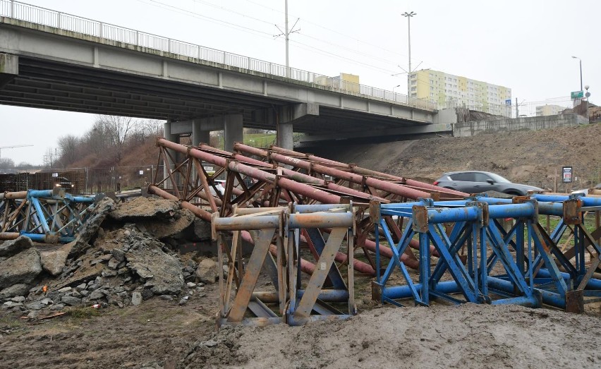 Nowy wiadukt ma być przejezdny przejezdny jeszcze zimą....