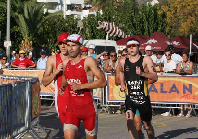 Pływa, jeździ na rowerze i biega. Tomasz Marcinek swoje życie poświęcił triathlonowi. 