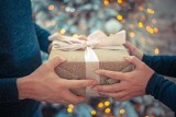 W tym roku więcej firm na święta Bożego Narodzenia przyzna swoim pracownikom benefity