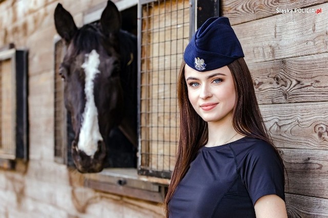 Miss Polski zdjęła koronę i założyła mundur. Zachęca, aby wstąpić w szeregi policjiZobacz kolejne zdjęcia. Przesuwaj zdjęcia w prawo - naciśnij strzałkę lub przycisk NASTĘPNE >>>