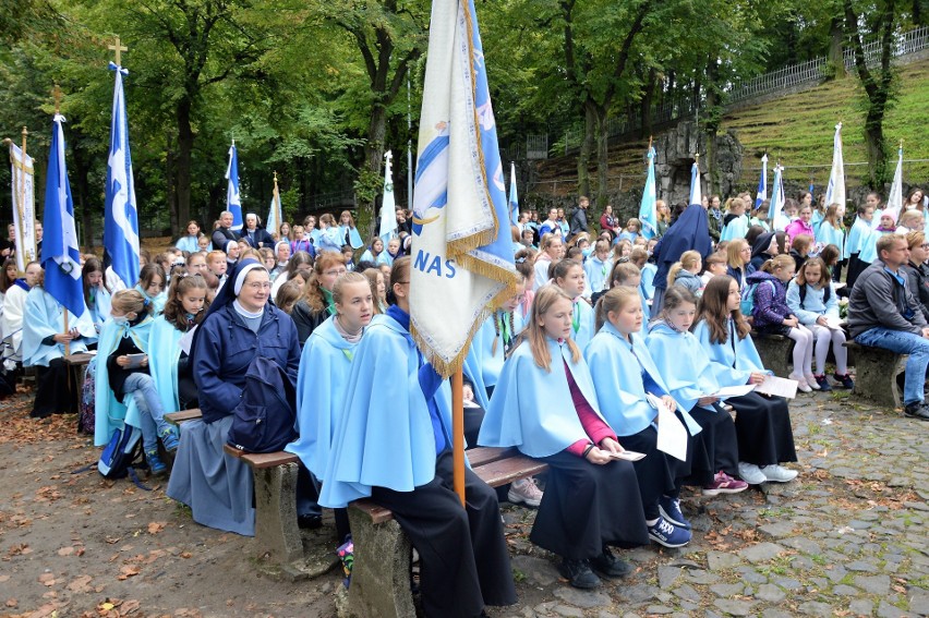 Dzieci Maryi z diecezji opolskiej pielgrzymowały w sobotę na Górę św. Anny. Zobacz zdjęcia
