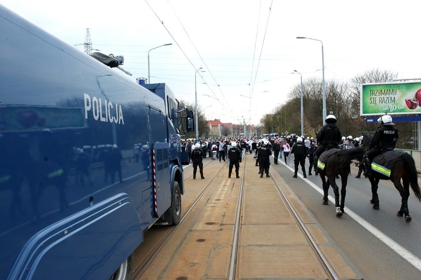 Kibice z Warszawy dotarli do Szczecina około godz. 16.30