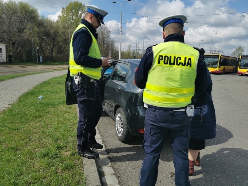 Policjanci zatrzymują jednak nie tylko popełniających...