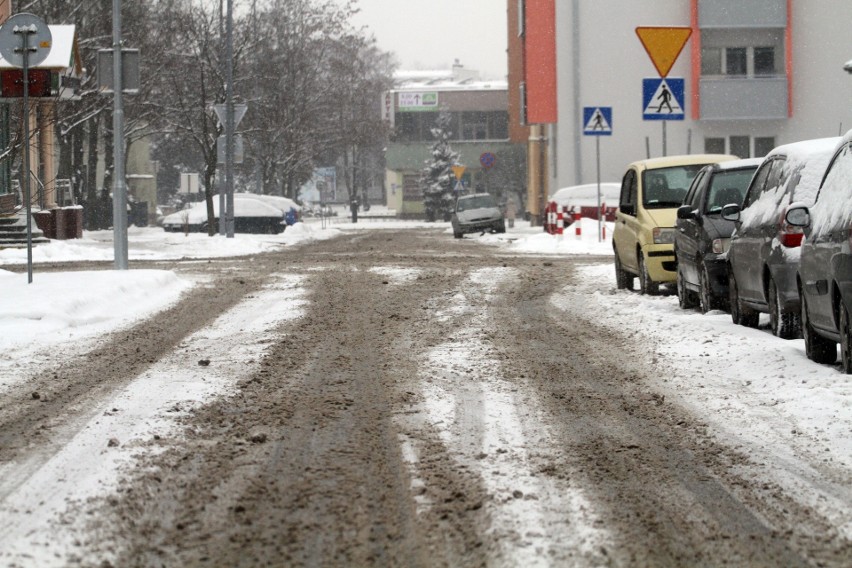 Ulica Dekutowskiego, skrzyżowanie z ulicą Targową