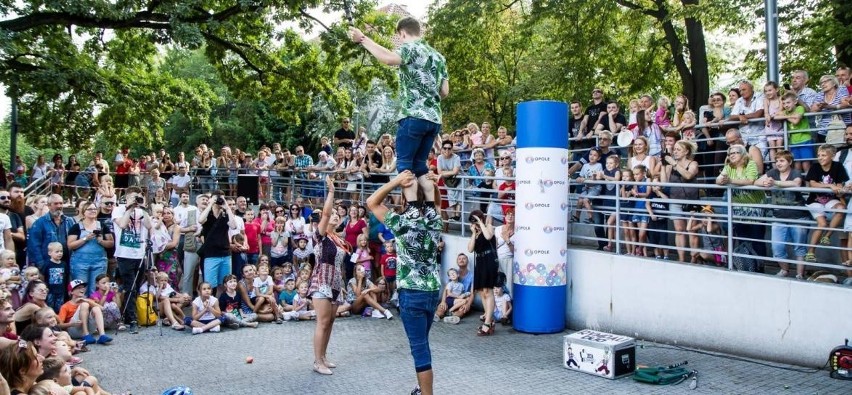 Co roku festiwal teatrów ulicznych przyciąga tłumy opolan.