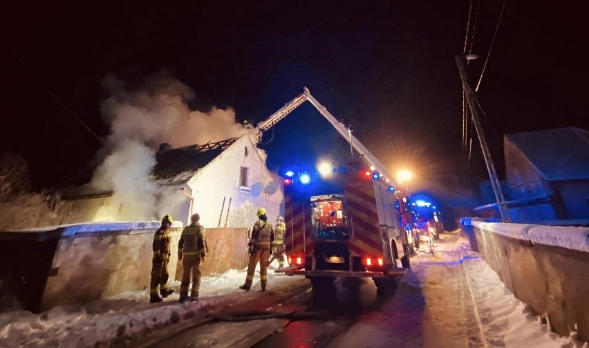 Żywioł strawił dom jednorodzinny w Suchej. W tym pożarze...