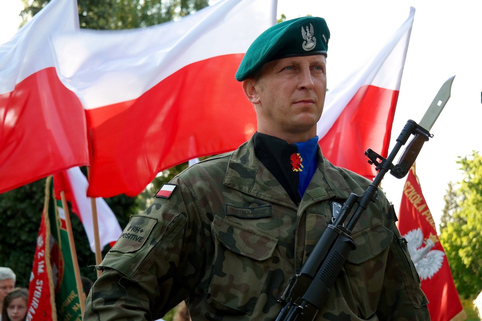 Młodszy chorąży, chorąży, starszy chorąży, starszy chorąży sztabowy