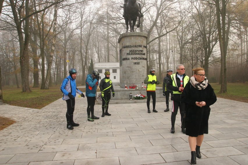 Ostrów. Rajd rowerowy. 103 km na 103. rocznicę odzyskania niepodległości. 11.11.2021 Zdjęcia