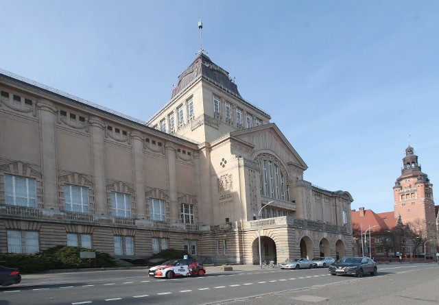 Gmach Muzeum Narodowego przy Wałach Chrobrego jest tymczasową siedzibą teatru od 1976 roku