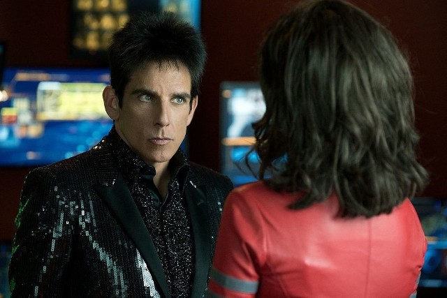 "Zoolander 2"Derek Zoolander i Hansel McDonald wypadli z obiegu modowego. Pełni desperacji próbują wrócić na szczyt, dlatego bardzo się cieszą z zaproszenia na prestiżowy Tydzień Mody w Rzymie. Marzą, by znów stanąć w świetle jupiterów. Okazuje się, że świat mody zmienił się nie do poznania - teraz królują tam blogerzy, youtuberzy i przedstawiciele tendencji kontestatorskich. Derek i Hansel próbują odnaleźć się w nowej rzeczywistości.Emisja: HBO, godz. 20.10