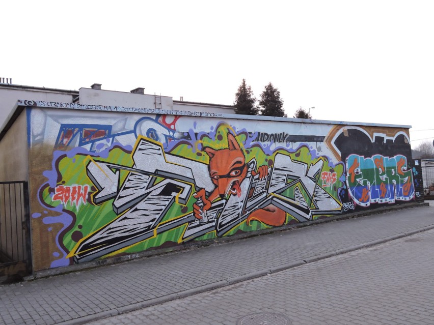Interesujące graffiti można znaleźć w okolicach ul....