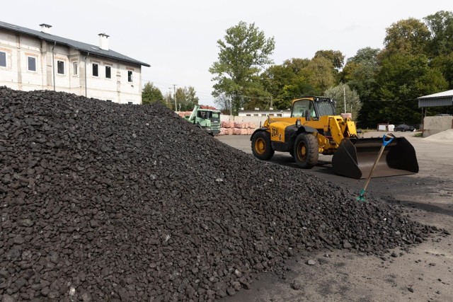 Wiele osób w Grudziądzu czeka na 3 tysiące złotych dodatku, aby kupić węgiel