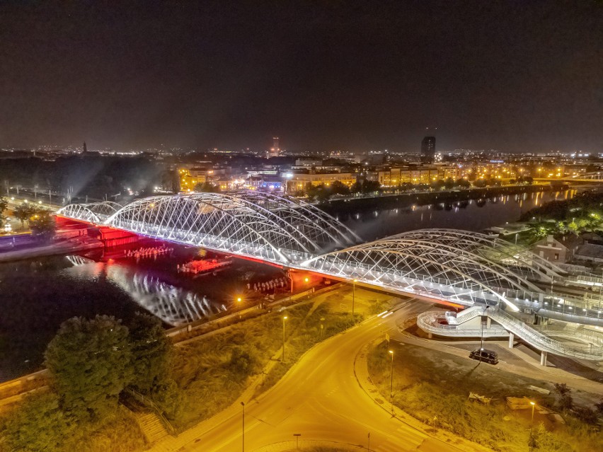 Tak nowy most kolejowy w Krakowie prezentował się w piątek...