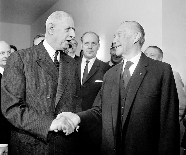 Charles de Gaulle i Konrad Adenauer. Najważniejszym celem kanclerza było pojednanie z Francją.