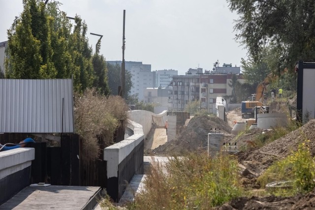 Trwa budowa linii tramwajowej z Krowodrzy Górki do Górki Narodowej. W rejonie Górki Narodowej powstaje tzw. wanna tramwajowa.