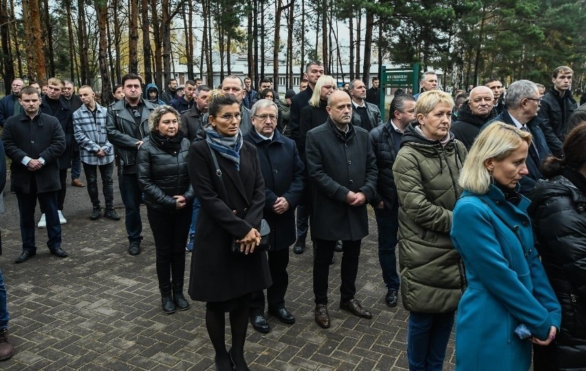 Ostatnie pożegnanie byłego piłkarza Elany. Tłumy na pogrzebie [zdjęcia]