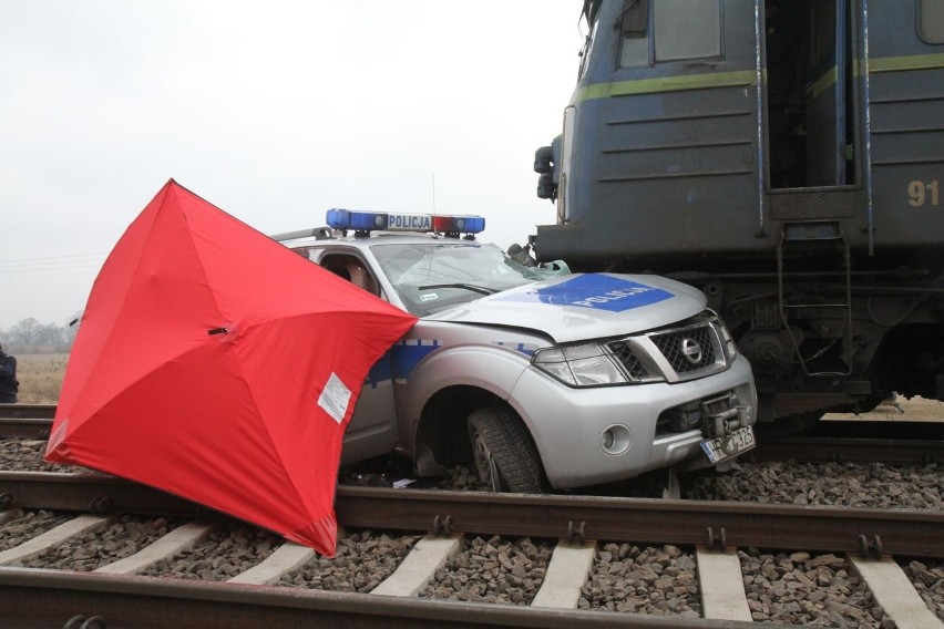 Wypadek na przejeździe kolejowym. Nie żyje komendant z policji