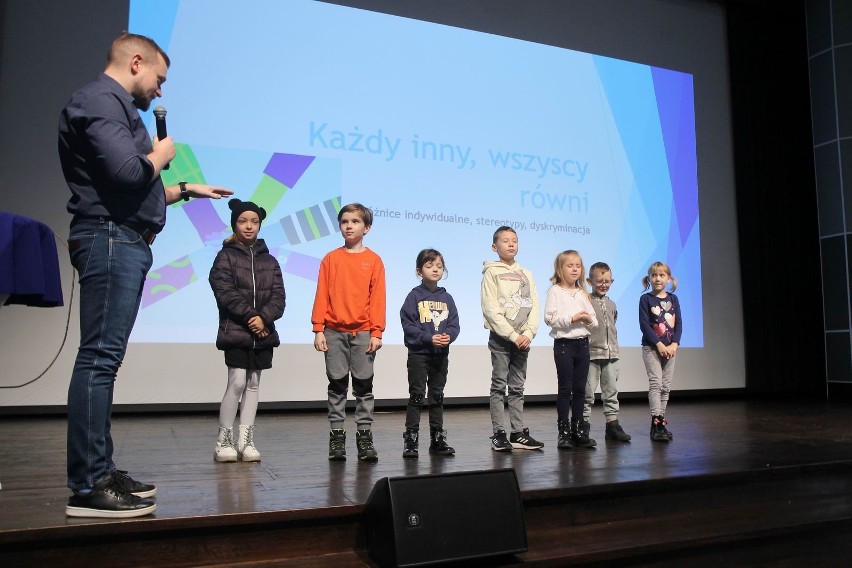 Wkład "Każdy inny – wszyscy równi" w Rondzie poprowadził...