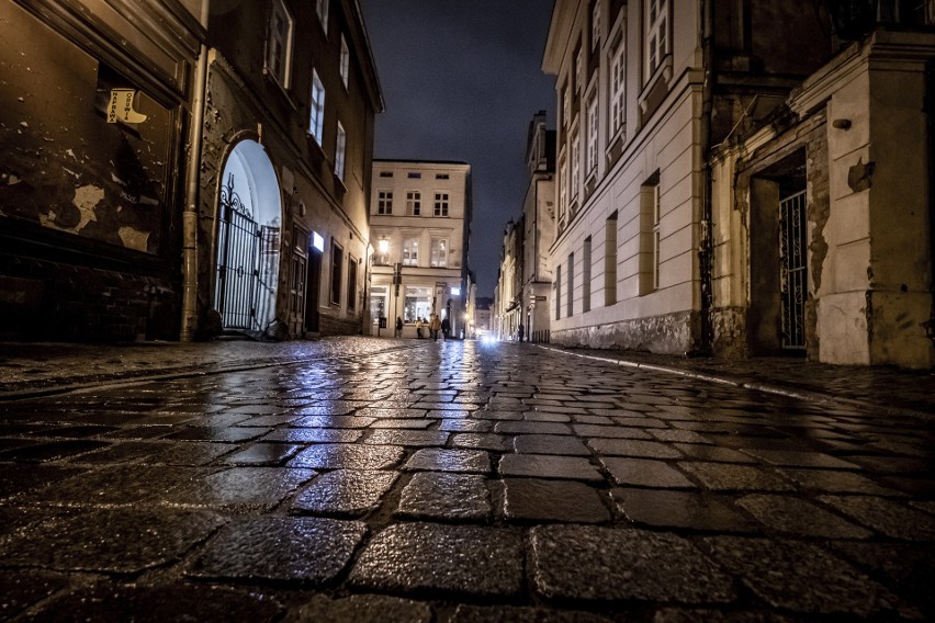 Wietrzny Poznań nocą uchwycony przez naszego fotoreportera