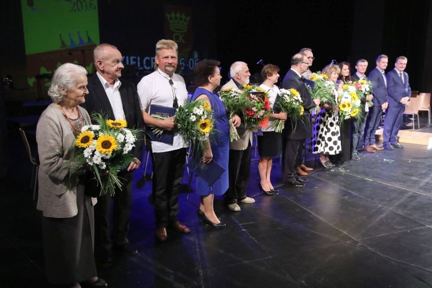 Artyści i animatorzy kultury nagrodzeni przez prezydenta Kielc za wkład w rozwój miasta