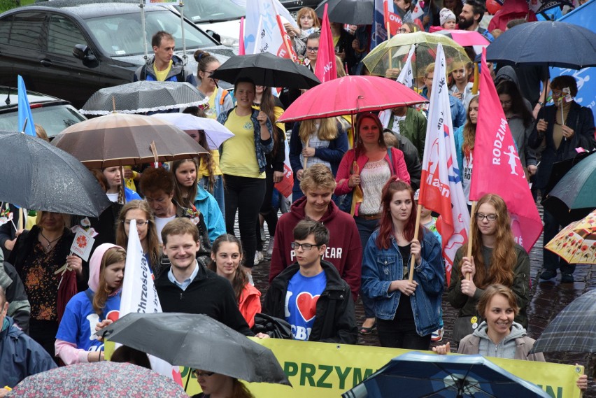 Marsz dla Życia i Rodziny przeszedł ulicami Bielska-Białej ZDJĘCIA