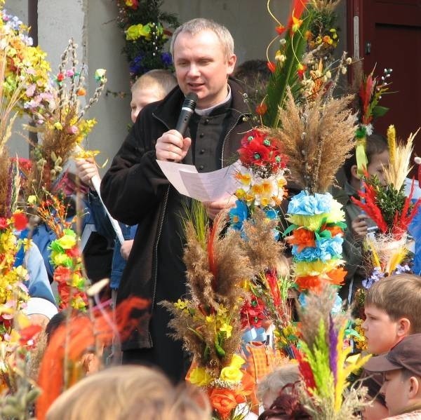 Podczas tegorocznych obchodów Niedzieli Palmowej w Połańcu odbędzie się druga edycja konkursu Palm Wielkanocnych. Poprowadzi ją ksiądz Dariusz Hamera.