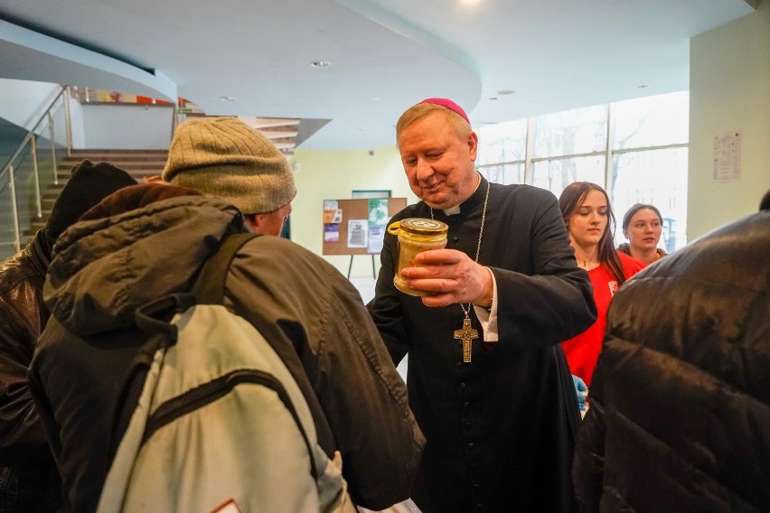 Coroczne śniadanie wielkanocne dla osób potrzebujących...