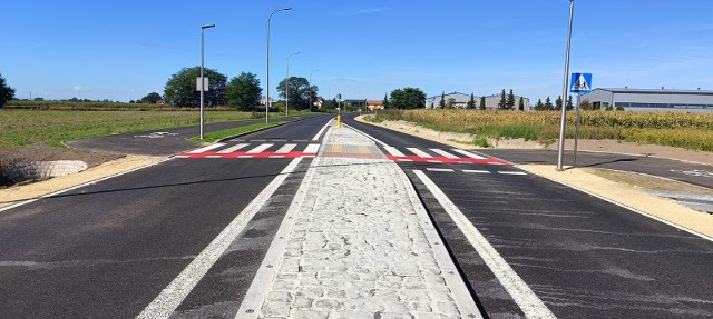 Przebudowana droga pomiędzy Prószkowe a Zimnicami małymi jest już otwarta.