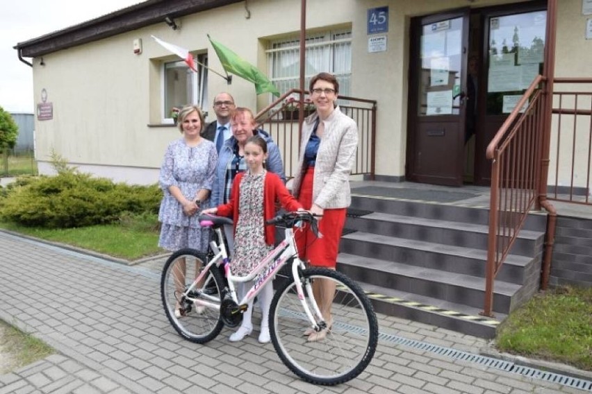 Zuzia z gminy Starogard Gdański otrzymała rower w ramach...