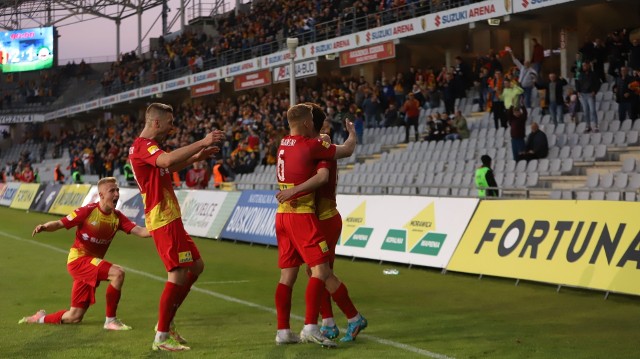 Piłkarze Korony Kielce po raz kolejny powalczą o zachowanie szans na bezpośredni awans do ekstraklasy
