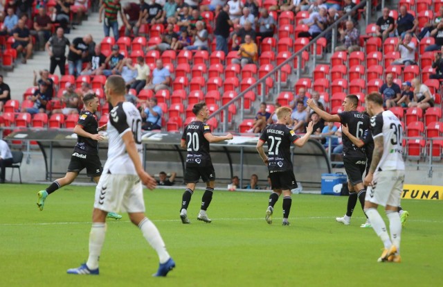 22.08.202. GKS Tychy - Sandecja Nowy Sącz 2:1.  Zobacz kolejne zdjęcia. Przesuwaj zdjęcia w prawo - naciśnij strzałkę lub przycisk NASTĘPNE 