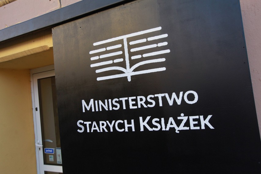 W Krakowie powstało Ministerstwo Starych Książek. Kameralny antykwariat działa przy ulicy Czystej [ZDJĘCIA]