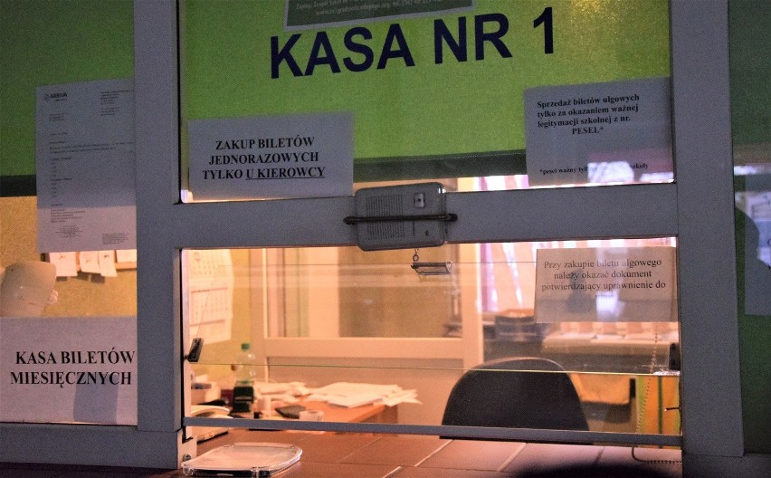 W kasie dworca PKS w Grudziądzu dowiadujemy się, że biletu...