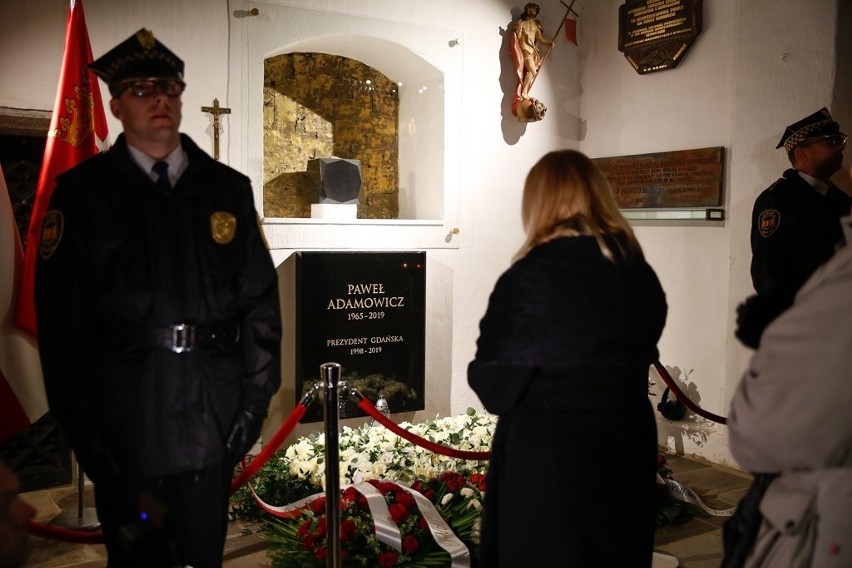 Pierwsza rocznica śmierci Pawła Adamowicza 14.01.2020. Msza św. w Bazylice Mariackiej. Abp Głódź: Minął rok, ale łzy jeszcze trwają