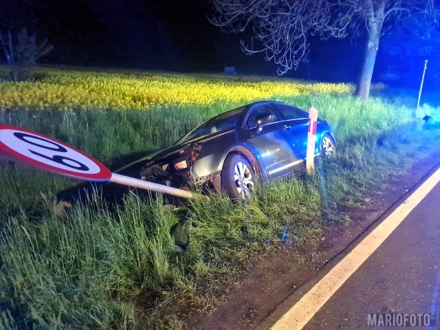 31-letni kierujący samochodem marki audi A3 nie zachował ostrożności i wjechał w tył jadącego przed nim citroena. Ten, siłą odrzutu, uderzył z kolei w jadącego przed nim volkswagena polo.