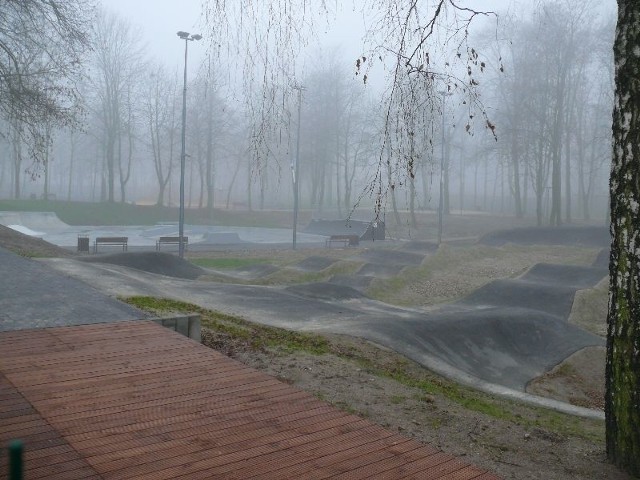 Park pomiędzy zalewem i stadionem w Jędrzejowie już otwarty.