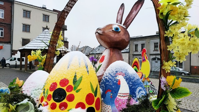 Wielkanocne dekoracje pojawiły się na rynku oraz na placu Vianney'aZobacz kolejne zdjęcia/plansze. Przesuwaj zdjęcia w prawo naciśnij strzałkę lub przycisk NASTĘPNE