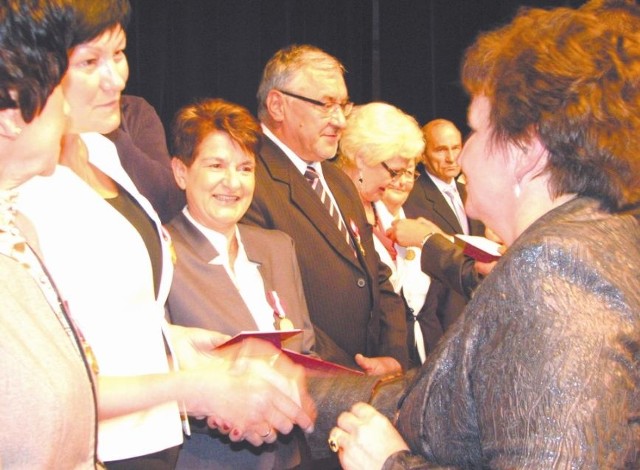 Jubileusz był okazją do wręczenia nagród i medali zasłużonym lekarzom i pracownikom bielskiego szpitala