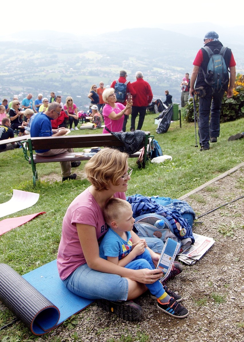 Odkryj Beskid Wyspowy. 53 złote rysie na Miejskiej Górze. W niedzielę szczyt zdobyło ponad 700 turystów